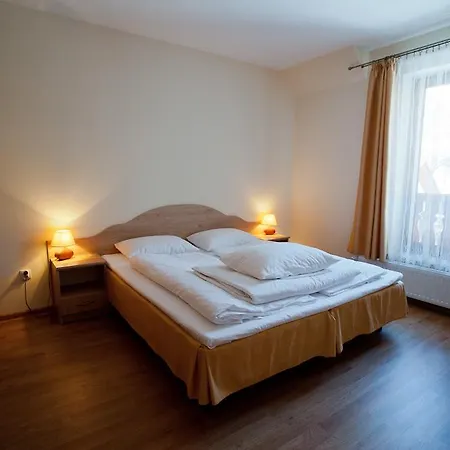 Pod Lipami Apartment *